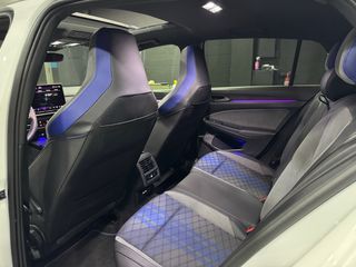 Volkswagen Golf 8.5 R 2.0 TSI 333cv Black Edition