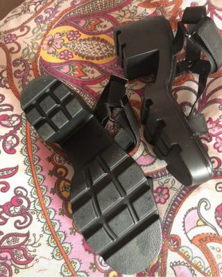 Sandalias Stradivarius Track Tacon T.40