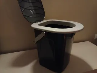 Cubo basura con tapa