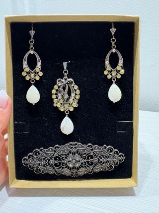 Aderezo huertana plata y perla