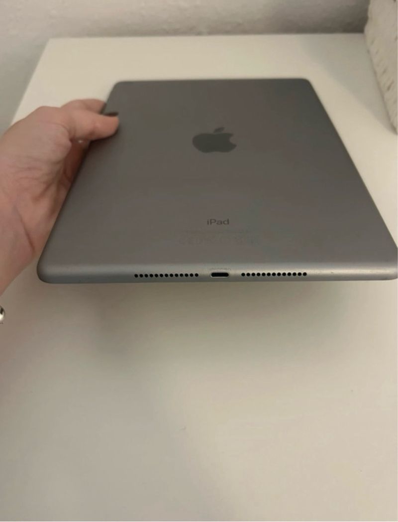 Apple iPad 2017 32GB Negro/Plata afbeelding 3