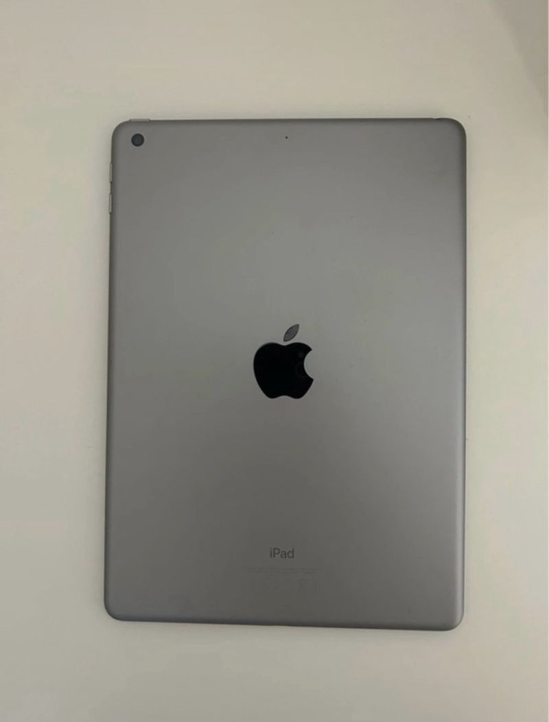 Apple iPad 2017 32GB Negro/Plata afbeelding 2