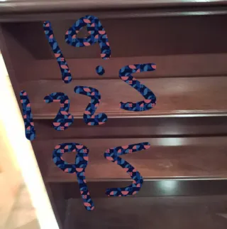 Librería de madera oscura pasillo