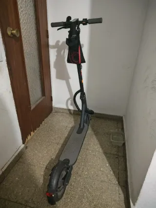 Patinete Eléctrico Xiaomi Mi Electric Scooter Esse