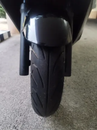 Honda SW T400 Maxi Scooter Negra Solo 8.000 km