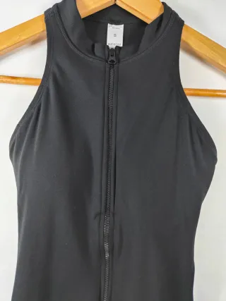 Mono deportivo corto nuevo Talla S