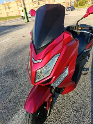 Maxi Scooter 125cc Roja