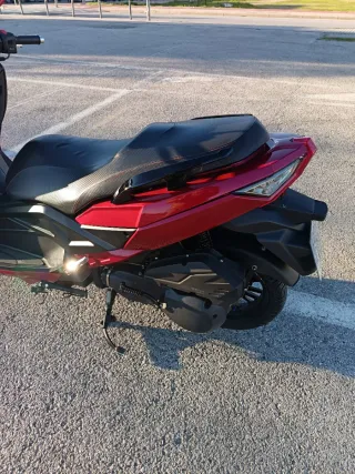Maxi Scooter 125cc Roja