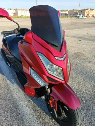 Maxi Scooter 125cc Roja