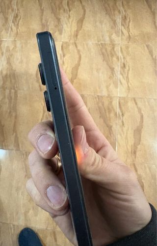 URGE VENTA /REALME 10 Móvil con funda como nuevo