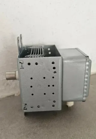 Magnetrón Whirlpool 2M167B-M62 Original