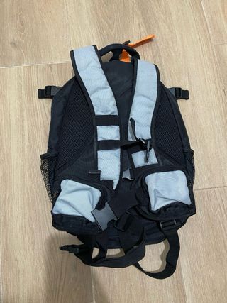 Mochila Boomerang porta patines y casco