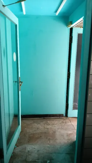 Todo en la tienda de materiales de construcción.