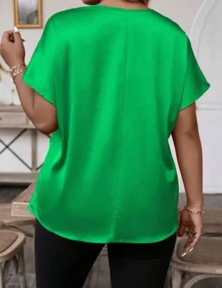 Blusa talla grande color verde tipo satén 2XL