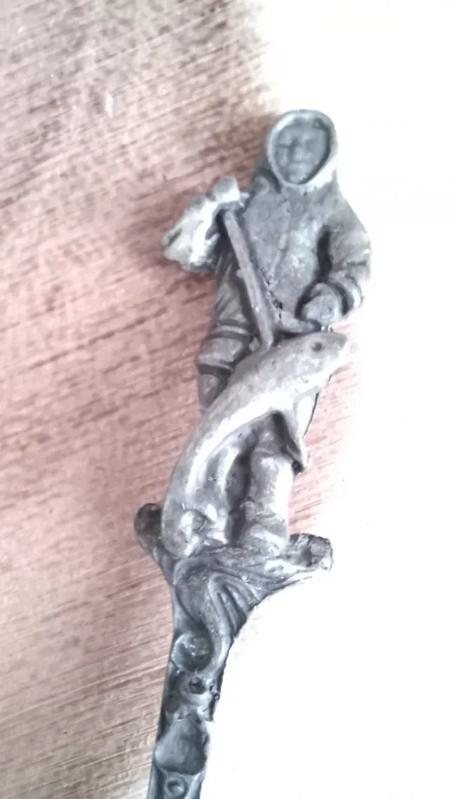 Antigua cuchara Canadá pewter Esquimal