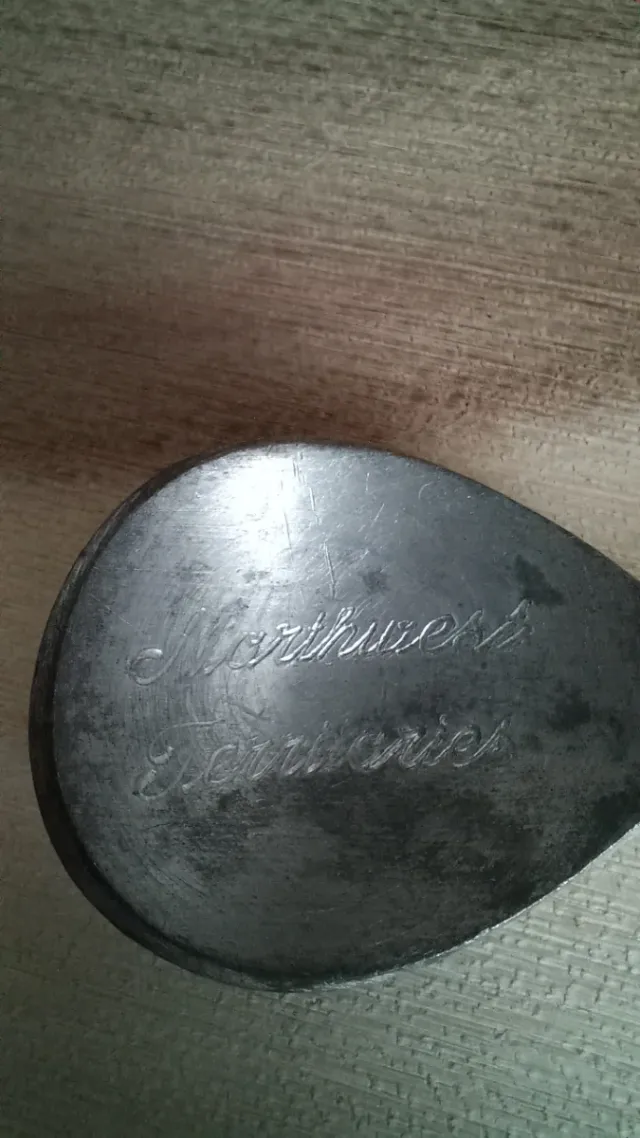 Antigua cuchara Canadá pewter Esquimal