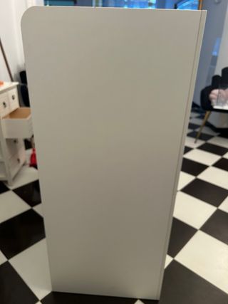 Mostrador blanco para tienda o estética