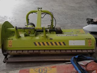 Desbrozadora 220cm Seminueva