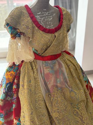 Traje de fallera rojo completo y zapatos