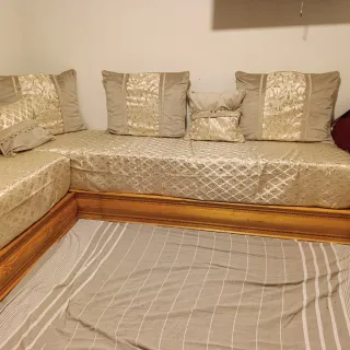 Sofá Marroquí Salón Beige y Dorado