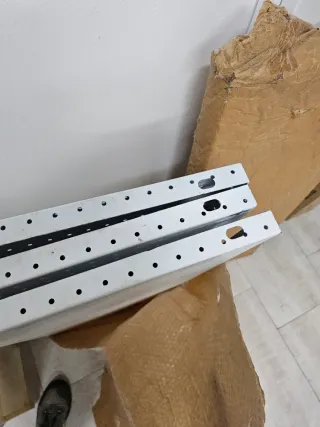 3 Baldas Metálicas Perforadas Blancas