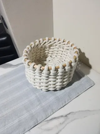 Cestino portaoggetti in cotone e legno