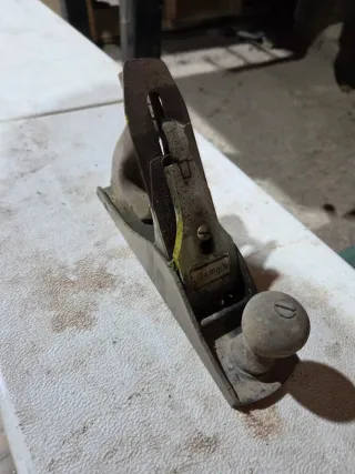 Cepillo de carpintero antiguo