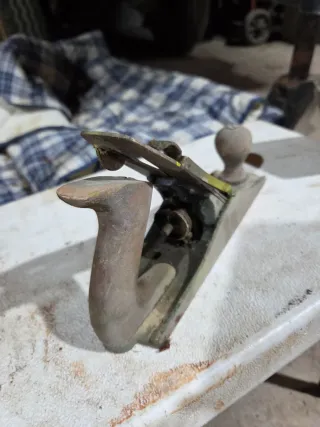 Cepillo de carpintero antiguo