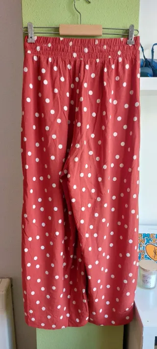 Pantalones anchos lunares rojos