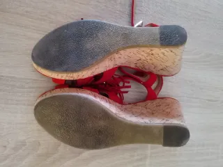 Plataformas Rojas con Flecos