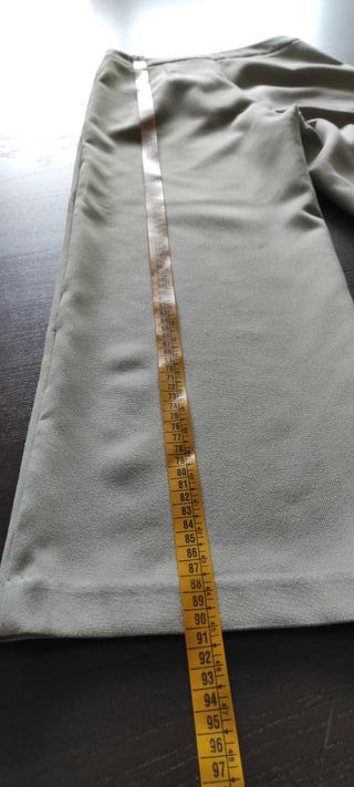 Pantalón verde Stradivarius