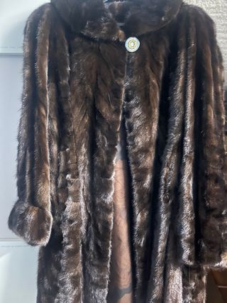 Abrigo de piel marrón