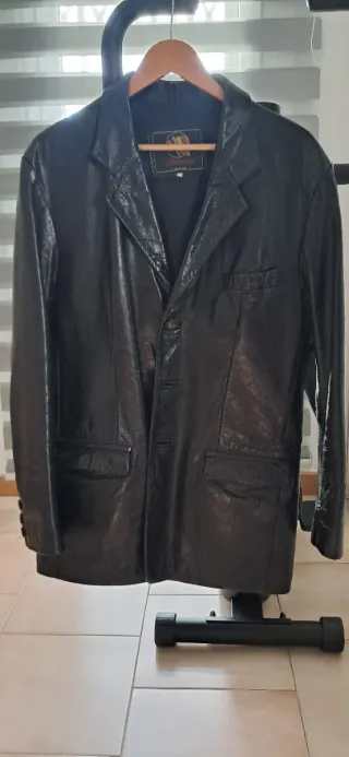 Americana Negra Talla M de piel