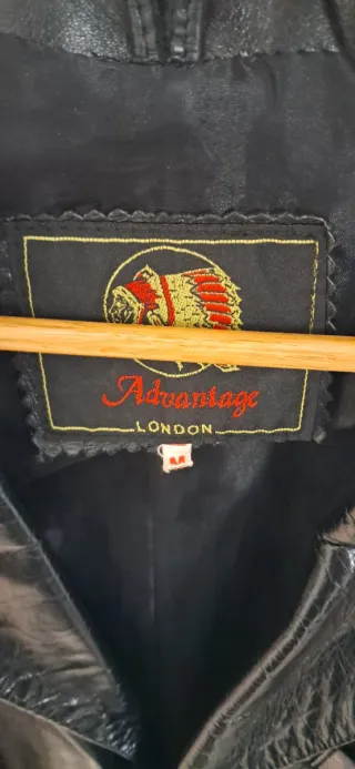 Americana Negra Talla M de piel