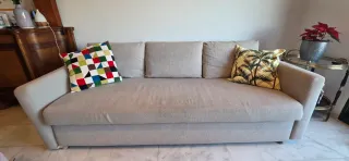 Sofá beige/ gris de tela pliegables