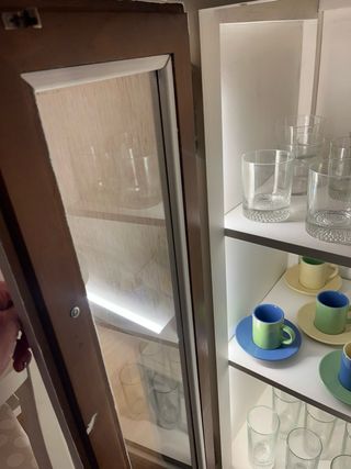 Vitrina madera 4 cajones 3 puertas