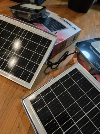 OFERTA 40€ Paneles Solares LED  Cosmo-60