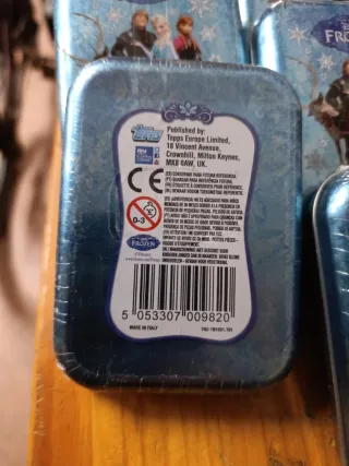 12 Latas Frozen con 24 Cromos c/u