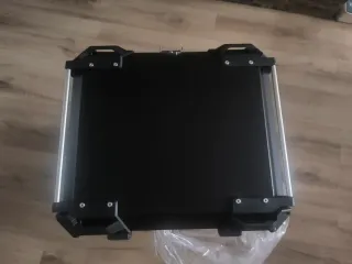 Top Case Aluminio 55L Negro.