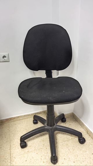 Silla de oficina negra