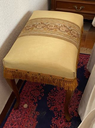 Dormitorio antiguo madera tallado y mármol