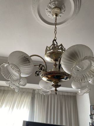 Dormitorio antiguo madera tallado y mármol