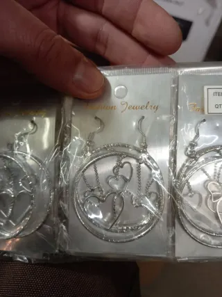 Lotto bigiotteria orecchini 0,40 CENTESIMI