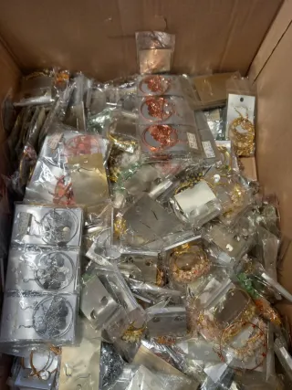 Lotto bigiotteria orecchini 0,40 CENTESIMI