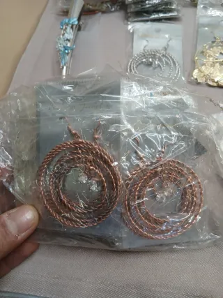 Lotto bigiotteria orecchini 0,40 CENTESIMI