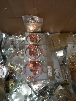 Lotto bigiotteria orecchini 0,40 CENTESIMI