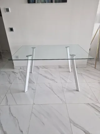 Mesa de cristal moderna patas blancas