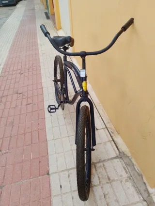 Bicicleta Estilo Cruiser Negra