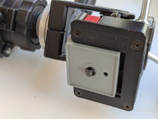 Trípode Manfrotto 055C con rótula 329 y bolsa