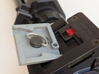 Trípode Manfrotto 055C con rótula 329 y bolsa